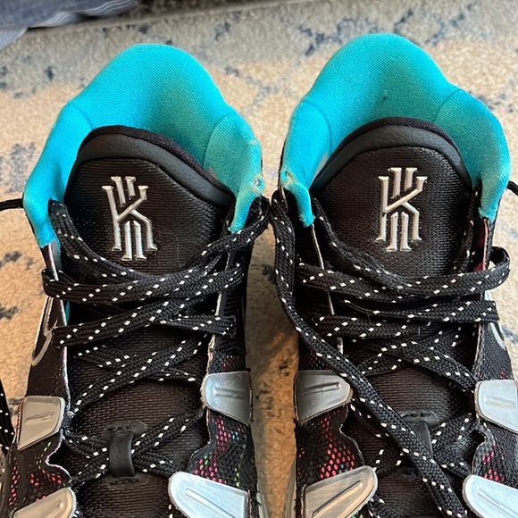 Nike Kyrie Sneakers, Size 7Y, Good Condition - Picture 4 of 5